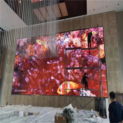 P2.5 Indoor HD Advertising LED Totem Display